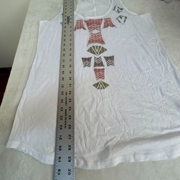 Cabi Womens Scoop Neck Sleeveless White Aztec Racerback Tank Top Large NWOT - Picture 8 of 8
